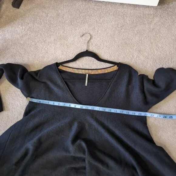 Free People Linen Cotton Coastal Whimsigoth Boho Dark Gypsy Festival Sweater M - Picture 6 of 9